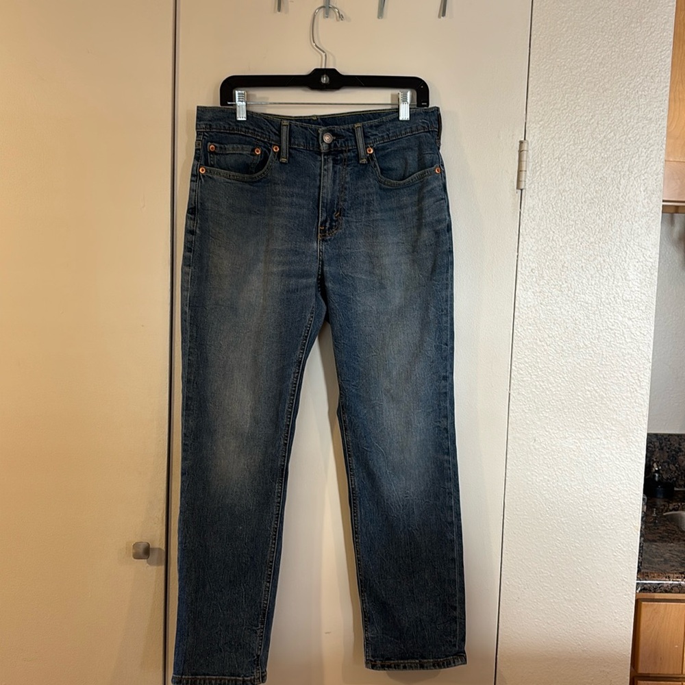 Levi’s 541 med wash comfy taper jeans